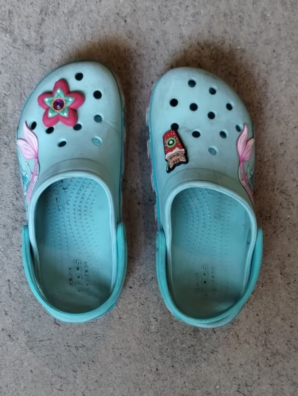 CROCS previously owned